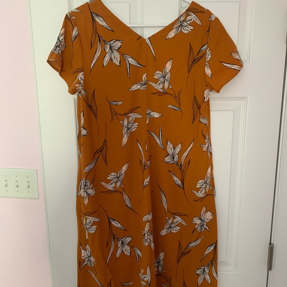 A New Day Floral Shift Dress - Picture 2 of 7